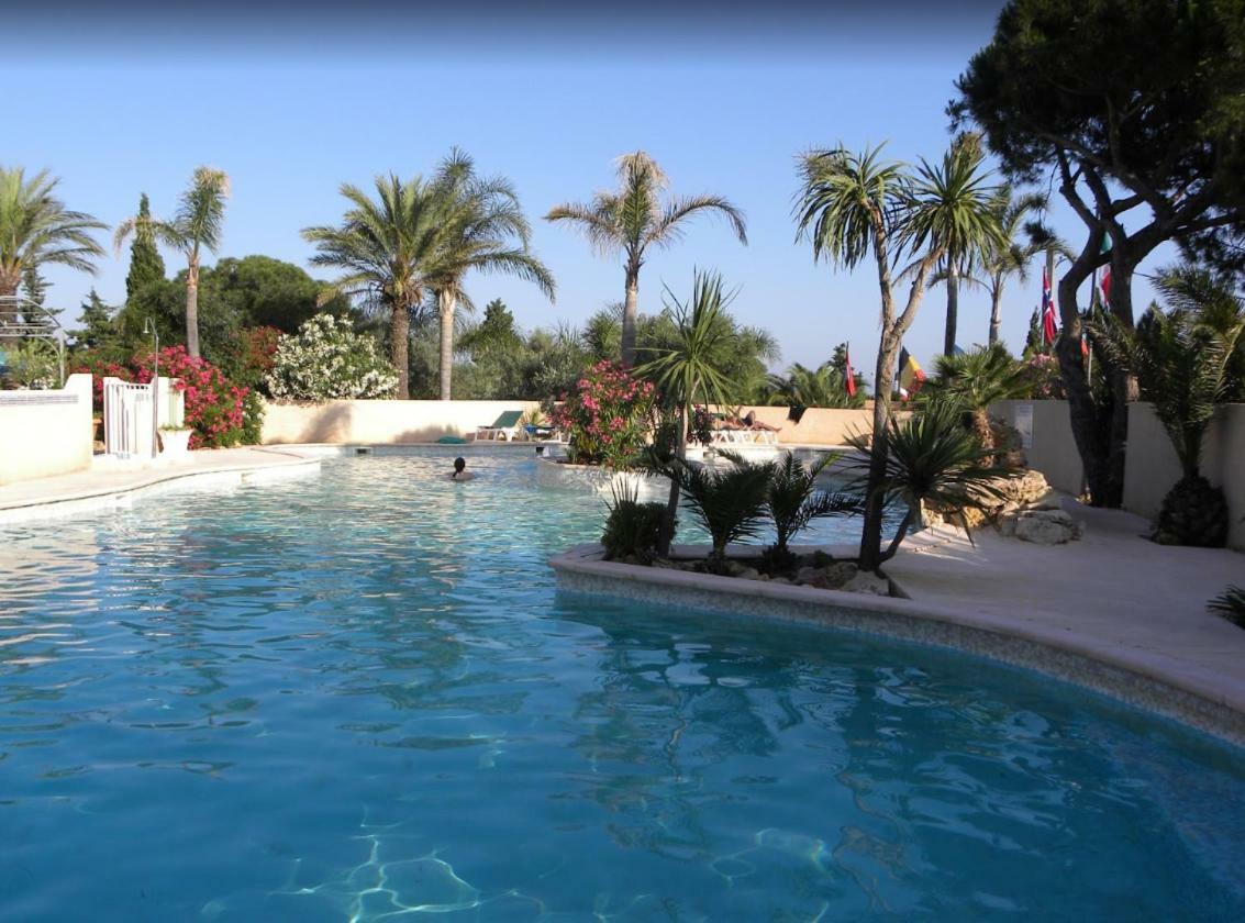 Mobile Home In Frejus, South Of France Extérieur photo